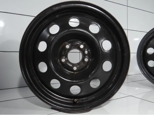 Alfa Oe 15' Czarny Alfa Romeo 1