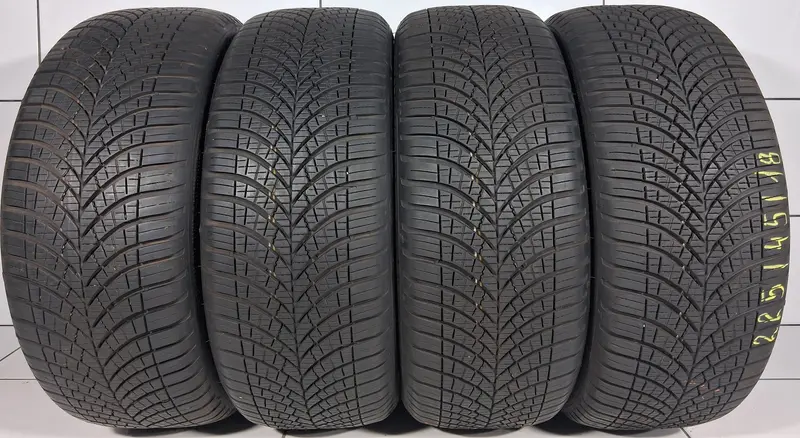 Goodyear Vector 4Seasons Gen-3 225/45R18 95 W [2023] 7.5Mm 1