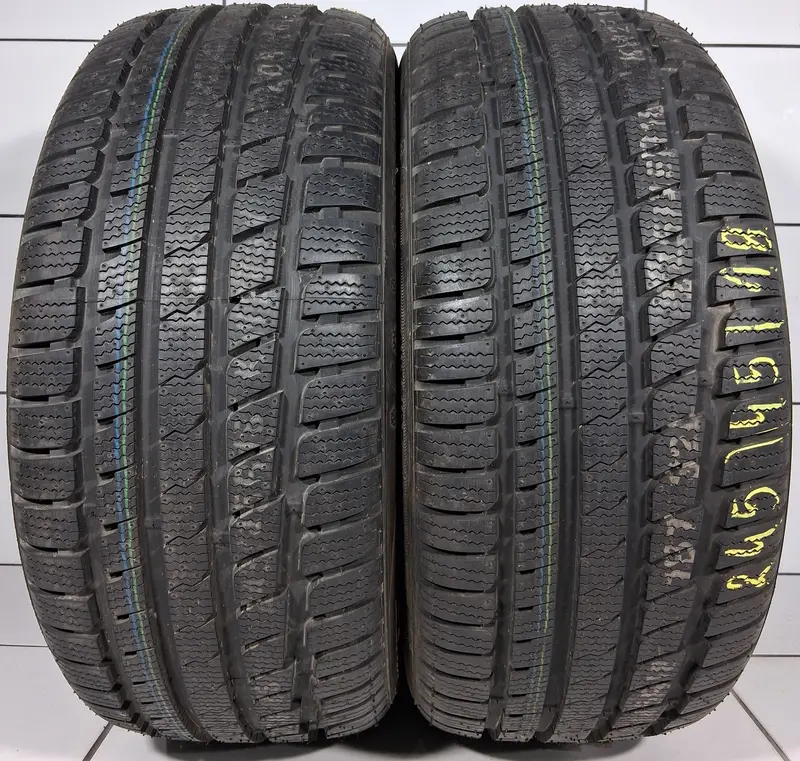 Kumho Izen Kw27 Asymmetric 245/45R18 100 V 1