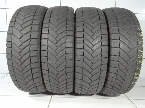 Michelin Agilis Cross Climate 205/75R16c 113/111 R [2023] 8Mm - 8.5Mm 1