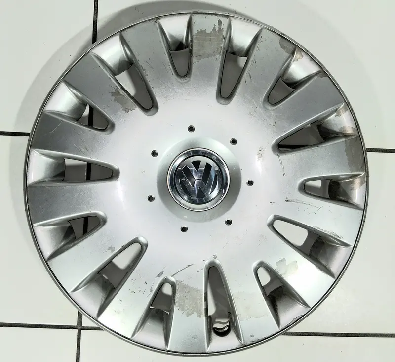 Oryginalny Kołpak 16' Volkswagen Jetta, Rabbit, Golf Mk5, Touran 1K0601147g 1