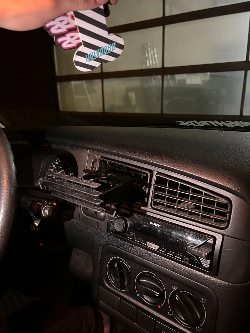 Vw Golf 3 (Mk3) Getränkehalter – Komplett Einbaufertig 1