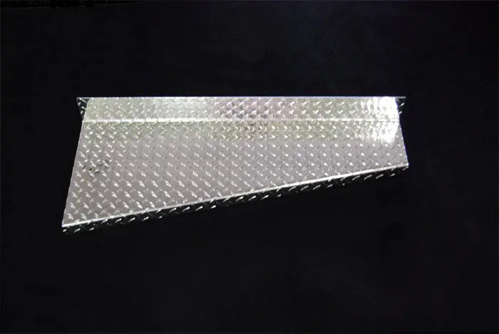 Owens Classic Diamond-Tread Running Boards – 4-Inch Aluminum, 36-Inch Universal Fit 1